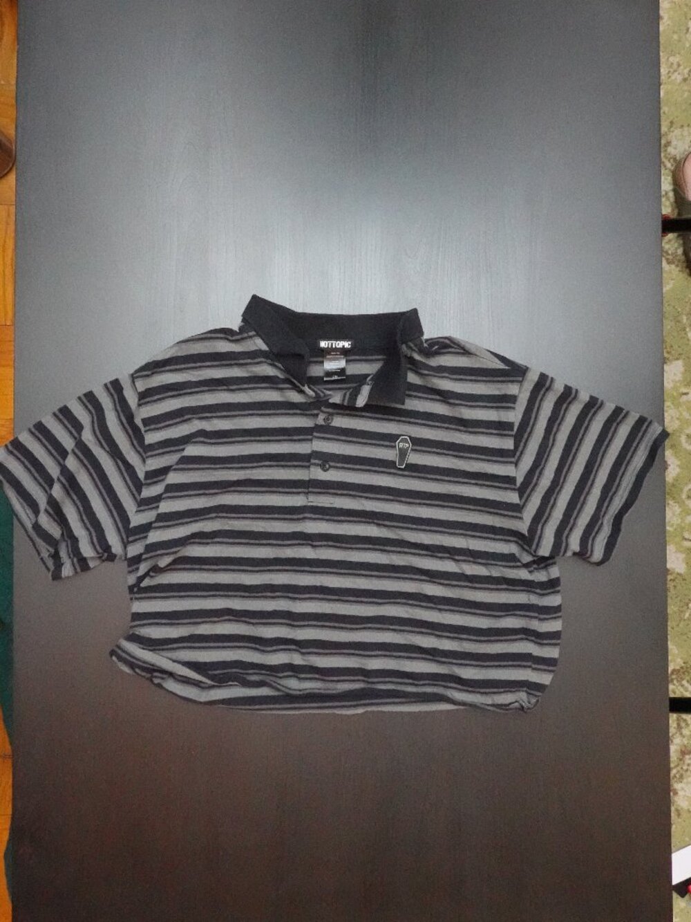 Hot Topic Striped Crop Top Womens Size Large L With Coffin GREAT CONDITION